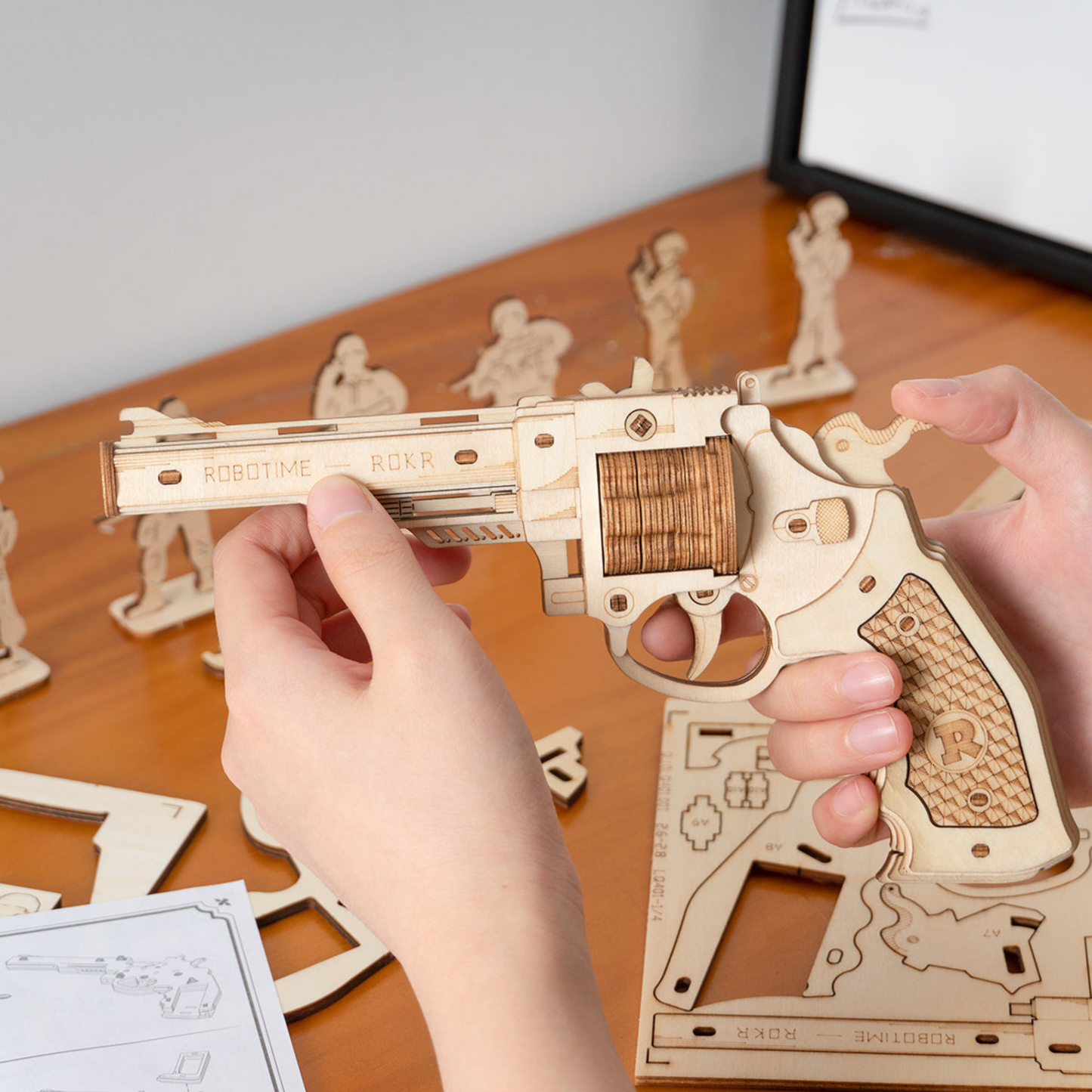 3D-Holzpuzzle - Klassischer Cowboy-Revolver | Puzzle 